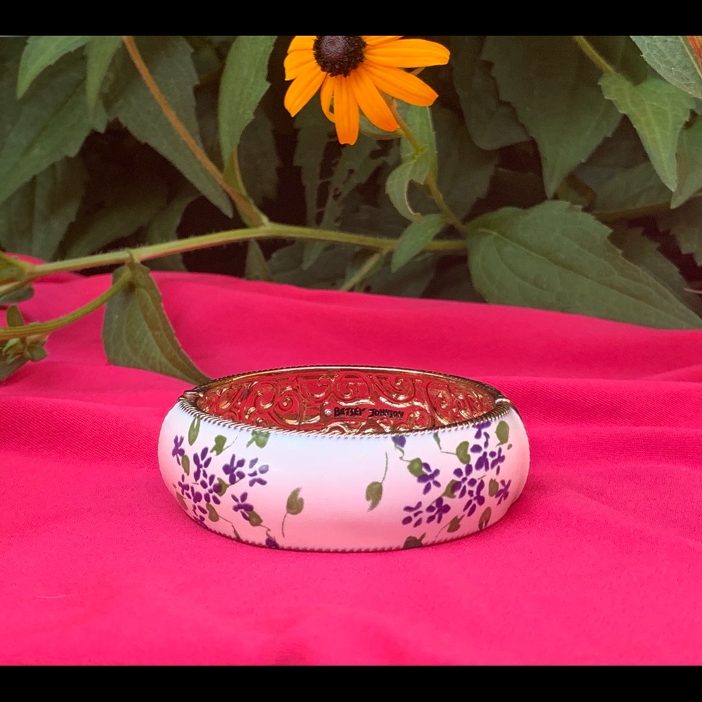 Betsey Johnson Vintage Bows Floral Hinge Bangle